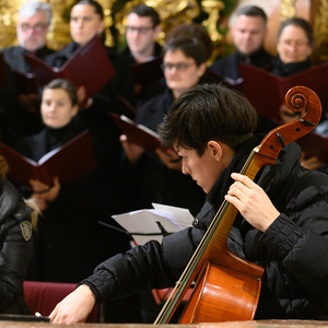 Chor des Konservatoriums für Kirchenmusik der Diözese Linz und Barockensemble Linz unter der Leitung von Wolfgang Kreuzhuber