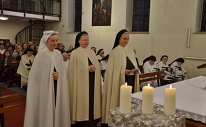 V. l.: Novizin Sr. Mirjam Anna Schwaiger, Sr. M. Anna Pointinger und Generaloberin Sr. M. Michaela Pfeiffer.