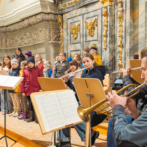 Abschlussgottesdienst im Stift Schlierbach / Foto Haijes Die Visitation im Dekanat Windischgarsten wurde mit einem festlichen Gottesdienst abgeschlossen.