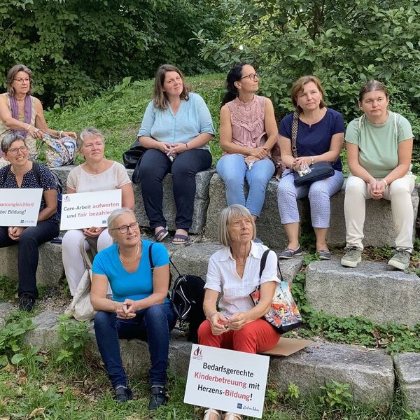 Teilnehmerinnen mit Forderungen