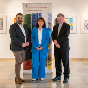 V. l.: Daniel Neuböck, Doris Wierzbicki, Bischof Manfred Scheuer