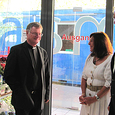Bischof Scheuer besuchte Sozialmarkt und Café SOMA