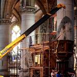 Umbauarbeiten im Mariendom Linz zur Innenraumgestaltung
